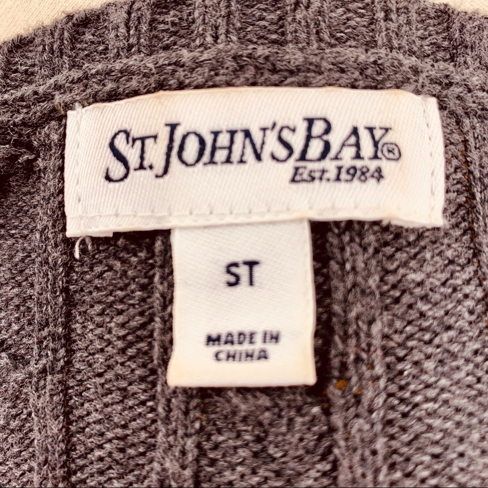St. John’s Bay Gray Chunky Cable Knit V Neck Classic Sweater Women’s Small - Picture 8 of 8